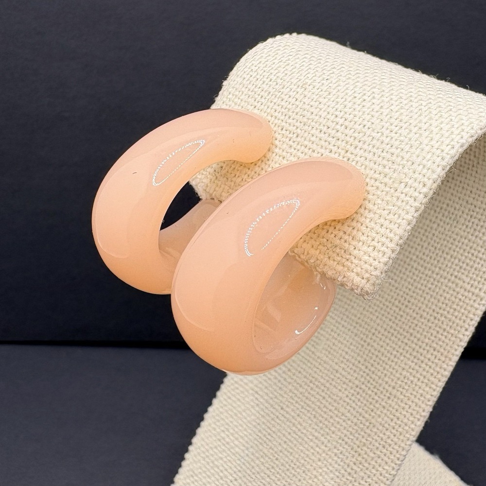 Vintage Trifari Drop J Hoop Clip On Earrings Pink Lucite Gold‎ Tone Mod MCM